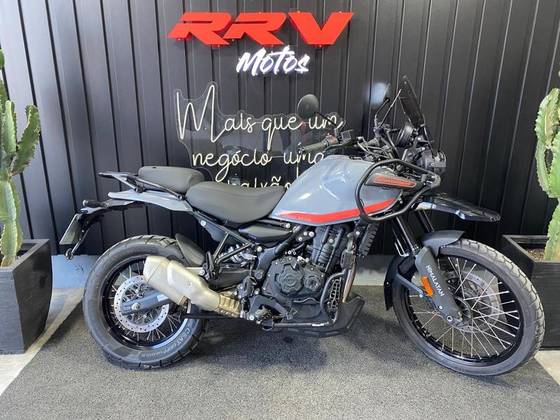 ROYAL ENFIELD HIMALAYAN 450 KAMET WHITE 